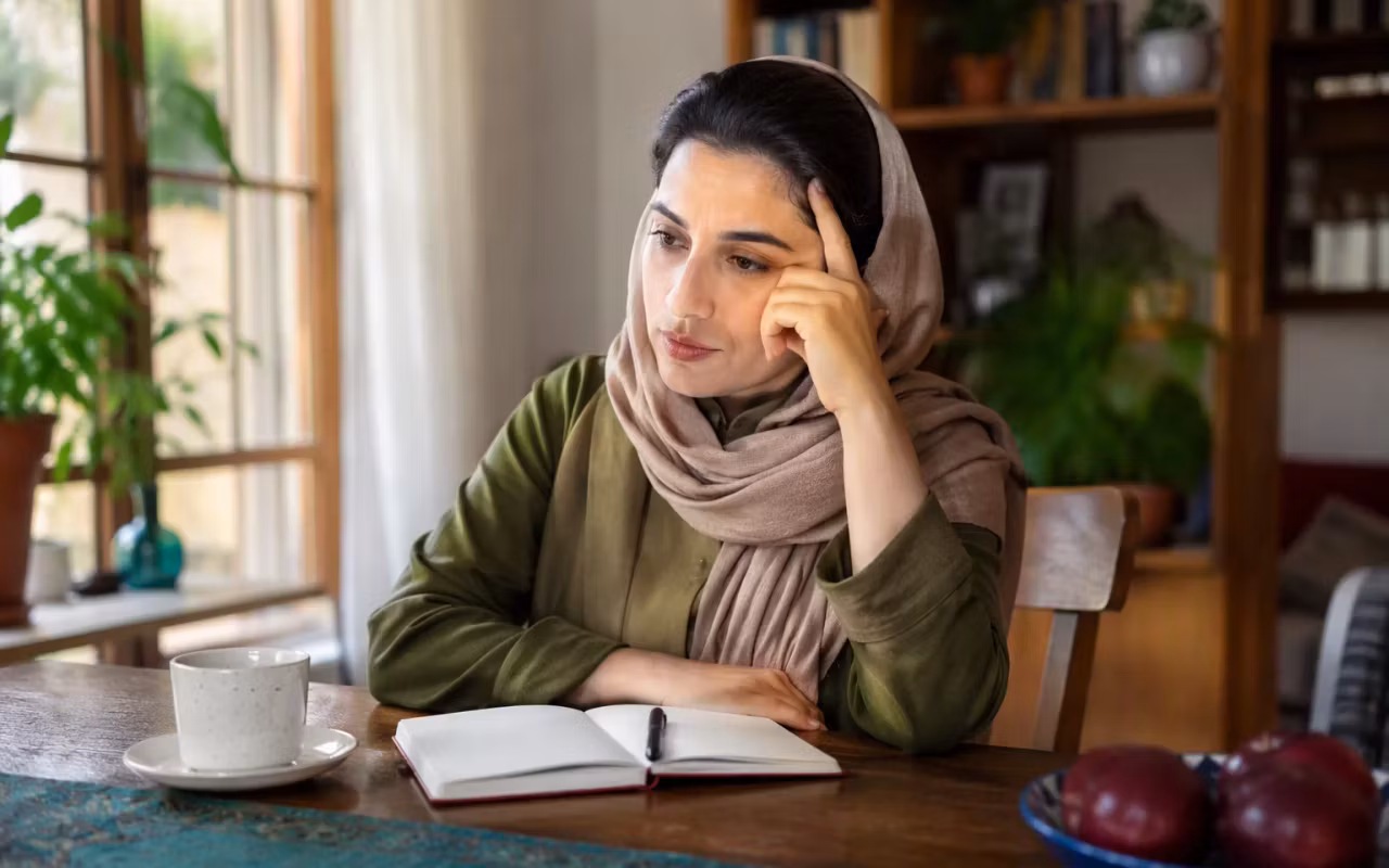 آیا پشیمانی از تصمیم یعنی انتخابمان اشتباه بوده است؟