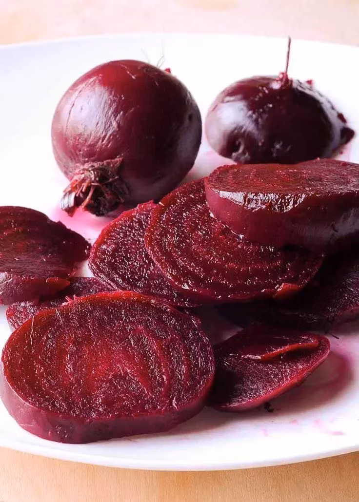 مضرات لبو و موارد منع مصرف چغندر